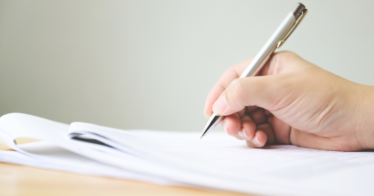 La ficha de trámite 316/CFF verificación de requisitos del Art. 27 del CFF para presentar el aviso de cancelación en el RFC por fusión de sociedades, no viola el principio de reserva de ley